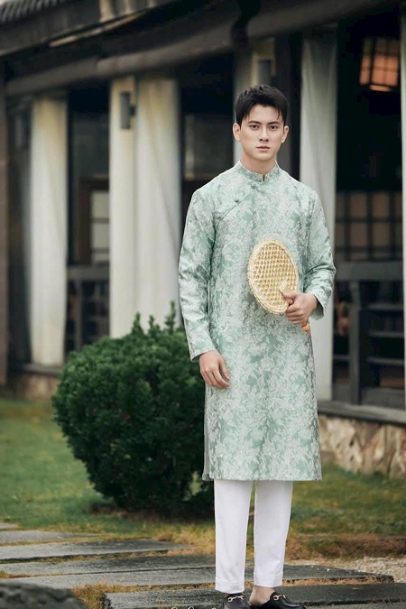 Áo dài nam trắng vẽ rồng xanh hoàng gia (Áo)
